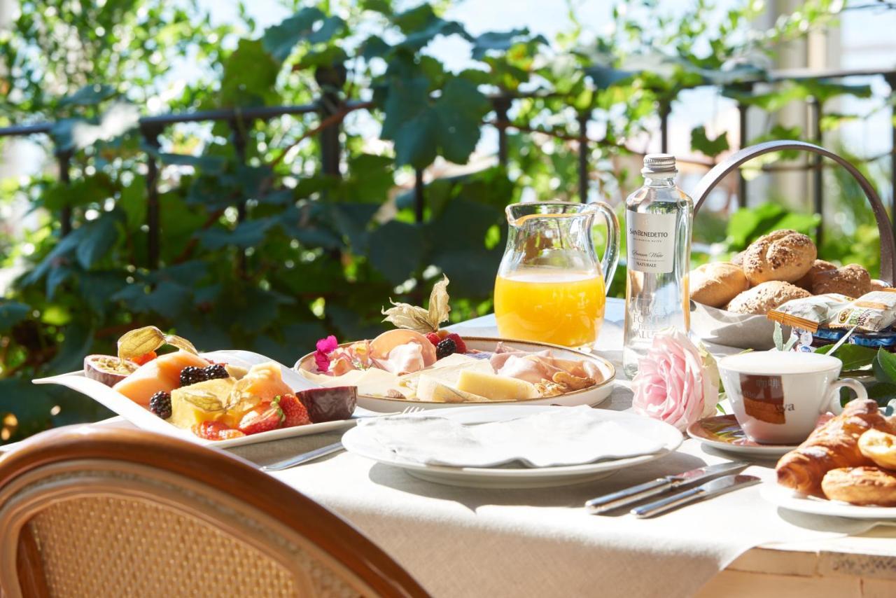 Hotel Ristorante Sogno San Felice del Benaco Bagian luar foto