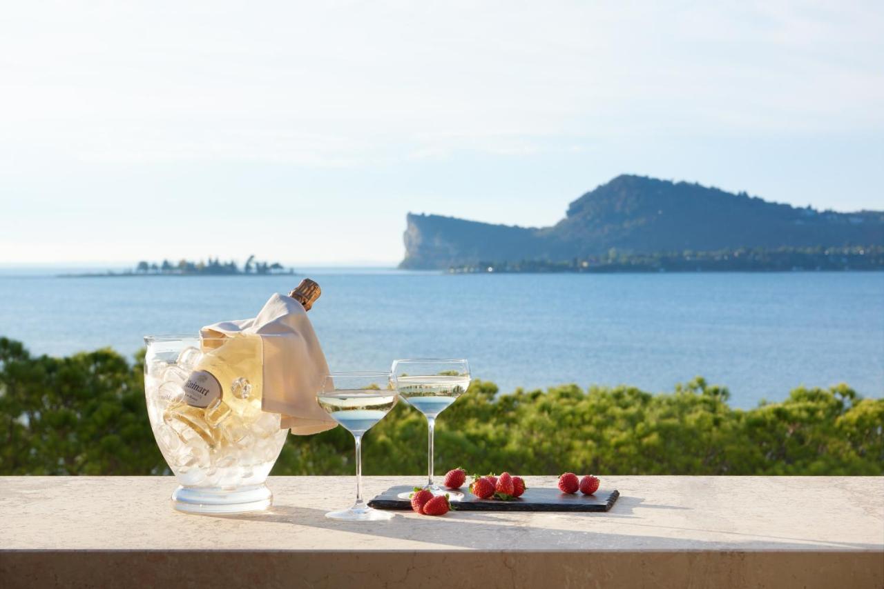 Hotel Ristorante Sogno San Felice del Benaco Bagian luar foto