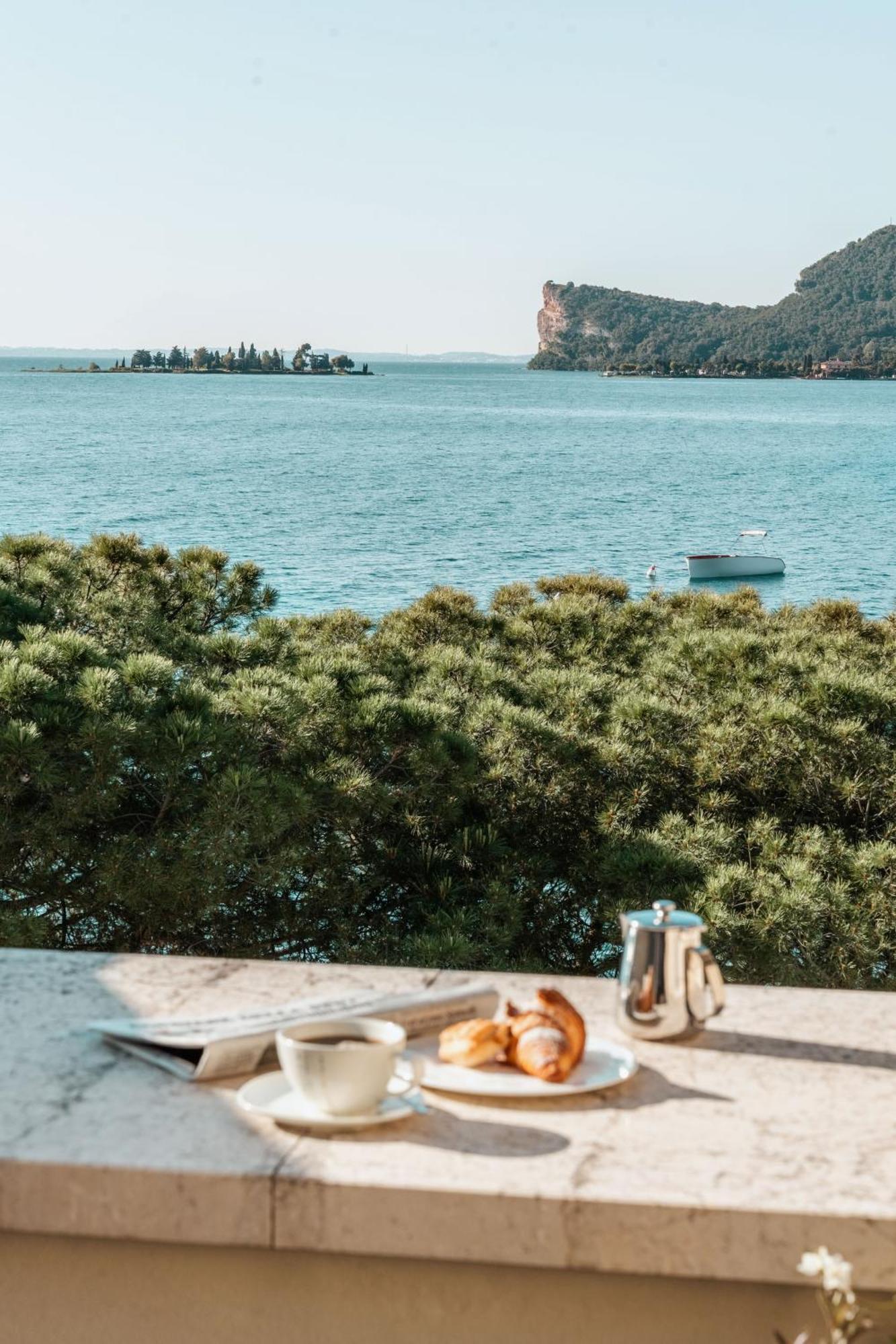 Hotel Ristorante Sogno San Felice del Benaco Bagian luar foto
