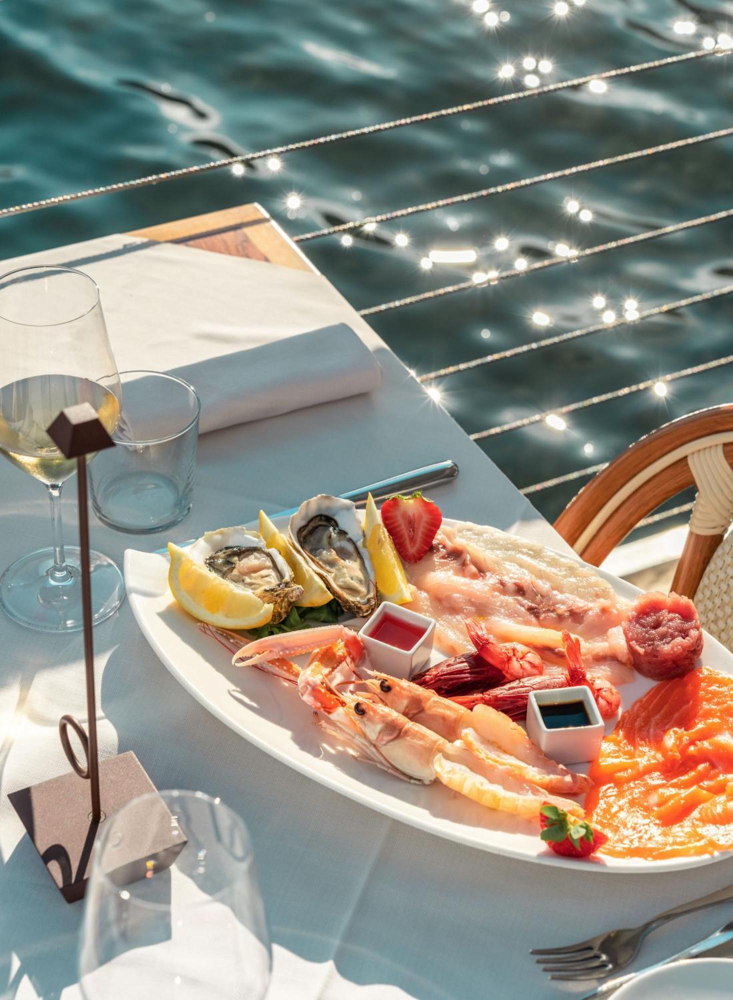Hotel Ristorante Sogno San Felice del Benaco Bagian luar foto