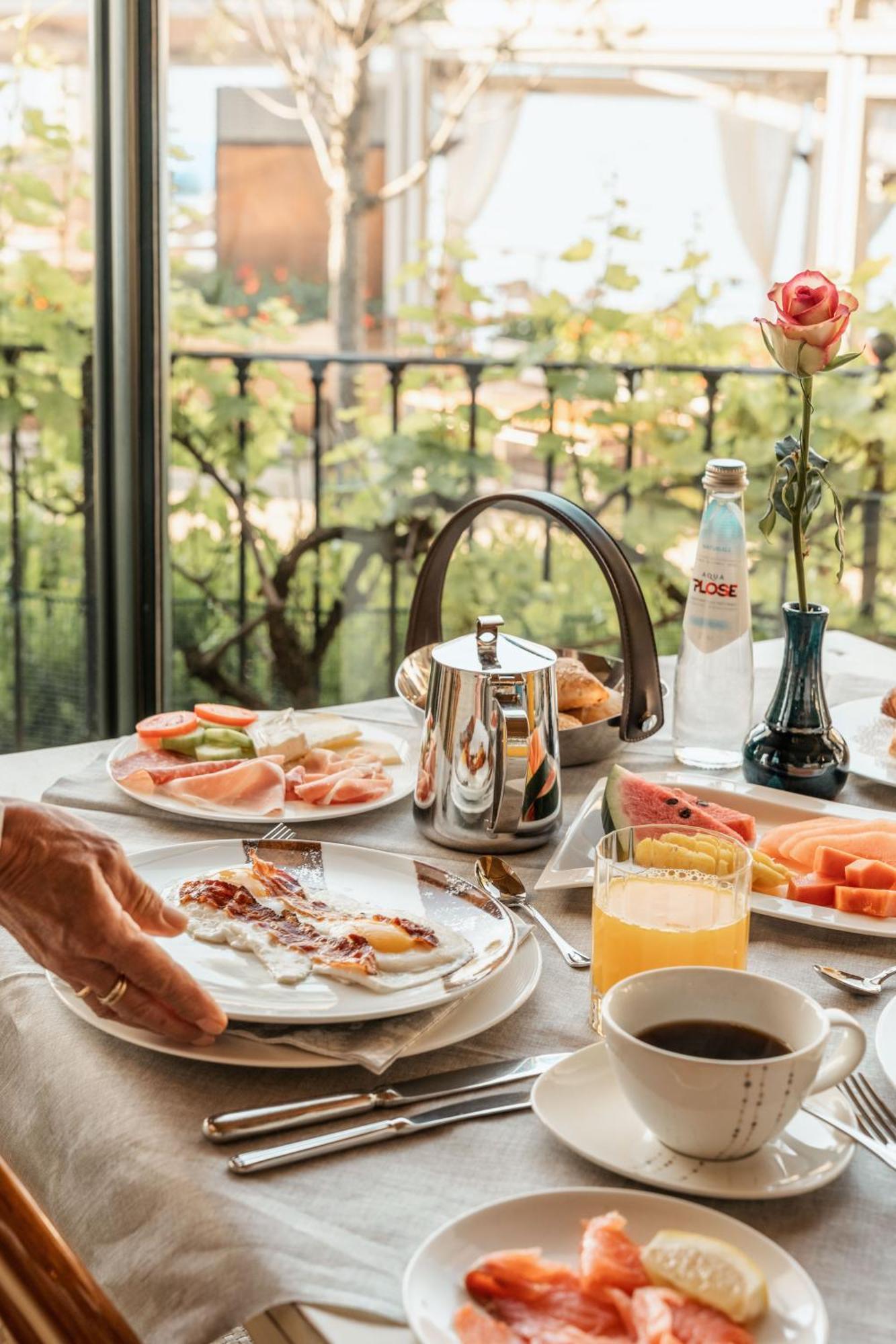 Hotel Ristorante Sogno San Felice del Benaco Bagian luar foto